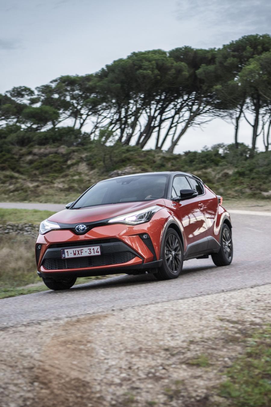  Toyota C-HR Hybrid 2019 года  (WW) (фото 87 из 174)